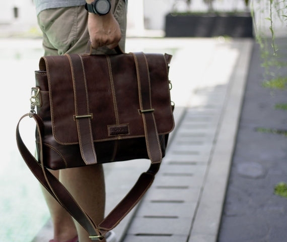 Bagbone Tas Laptop Kulit 14 inch